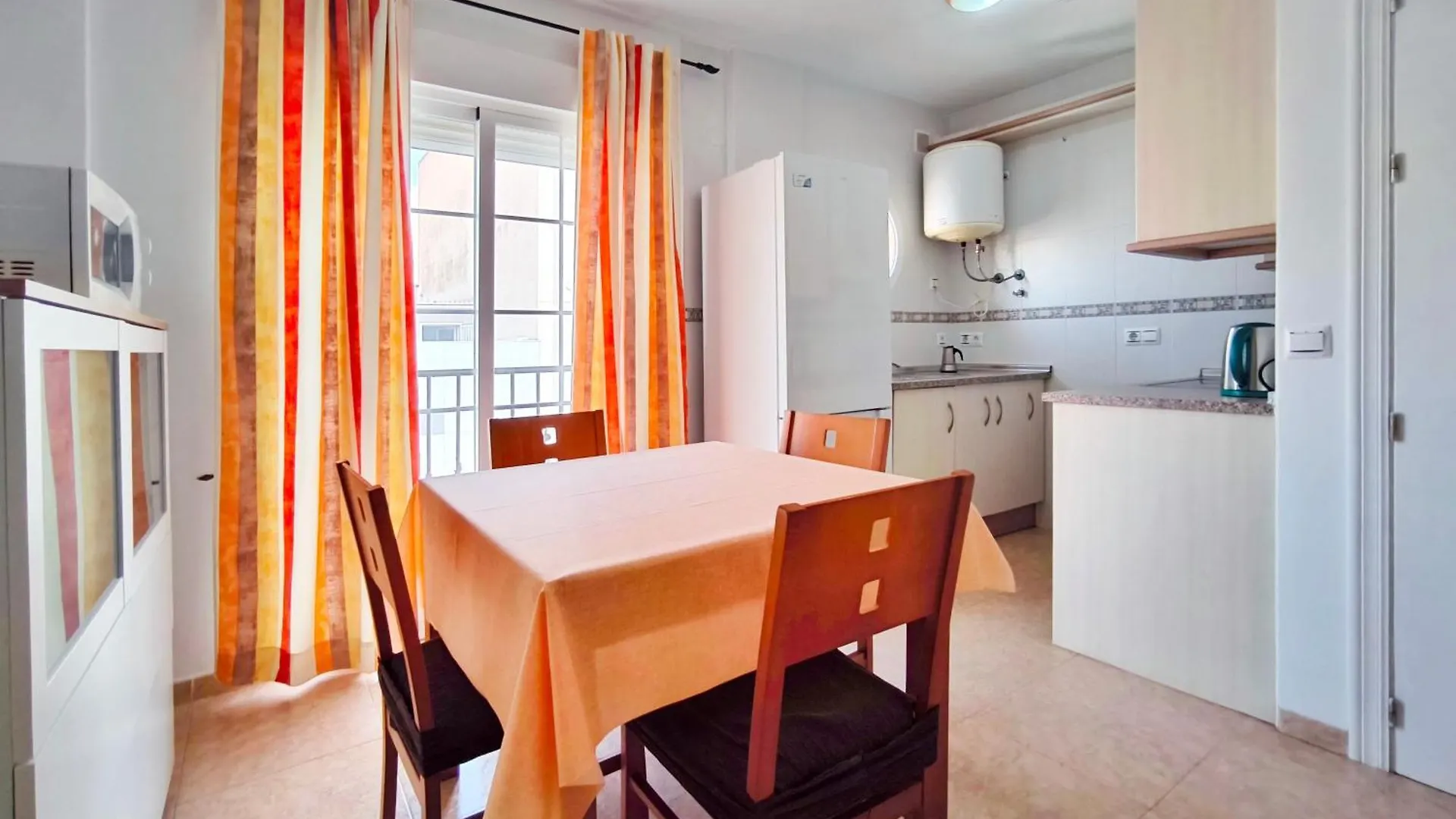 アパート Apartamento Dolce Vita 2 Min A Pie De Playa ロケタス・デ・マル スペイン